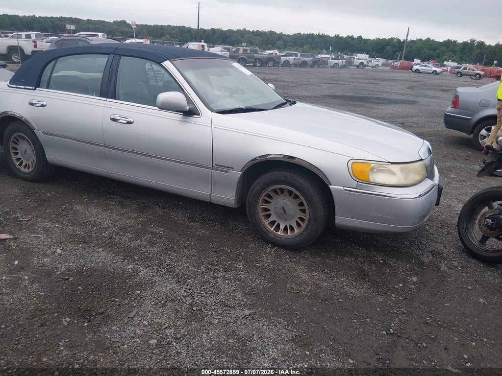 1999 LINCOLN TOWN CAR