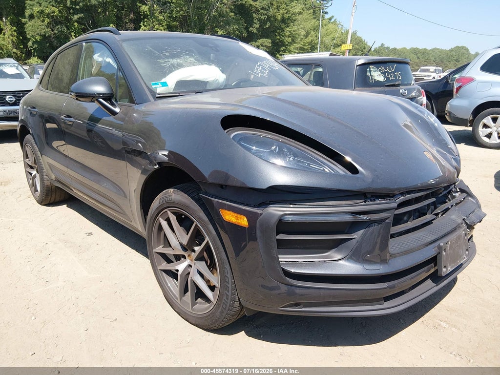 2024 PORSCHE MACAN