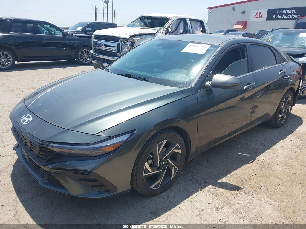 2025 Hyundai Elantra SEL Convenience photo 2