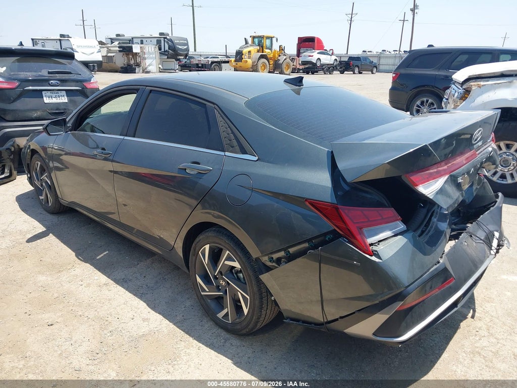 2025 Hyundai Elantra SEL Convenience photo 3