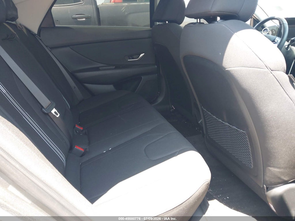 2025 Hyundai Elantra SEL Convenience photo 8