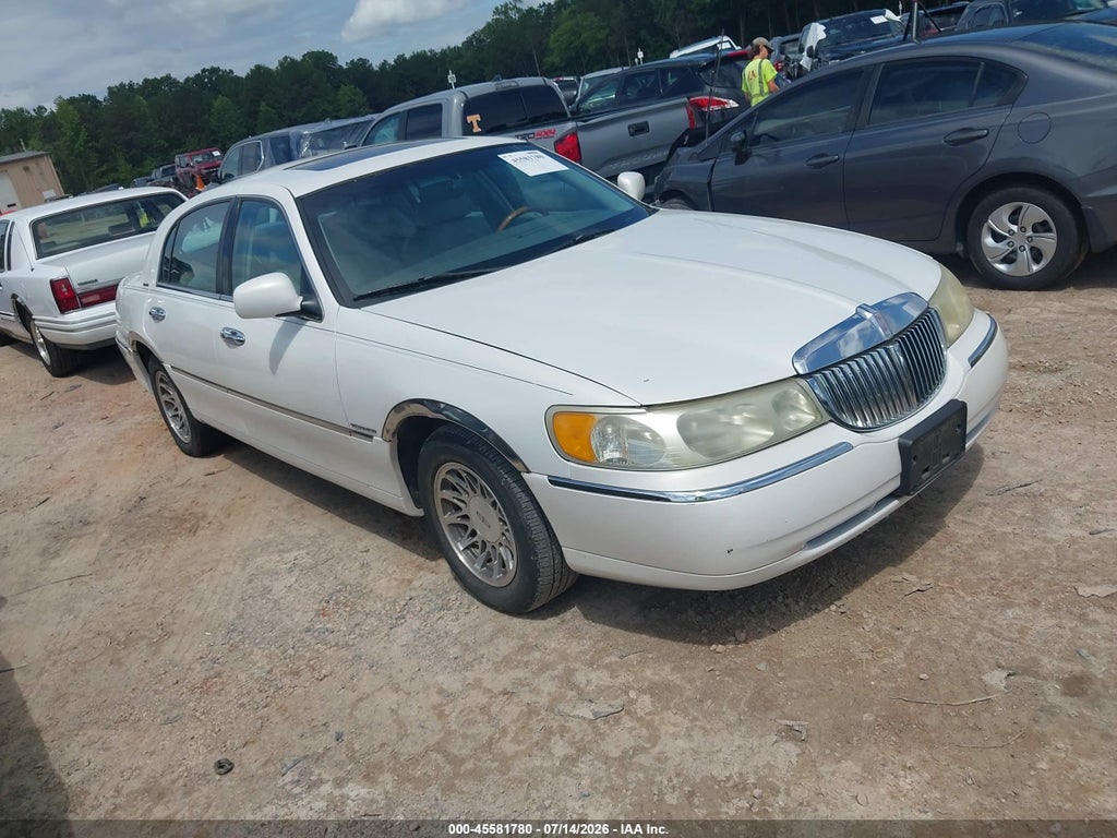 2002 LINCOLN TOWN CAR