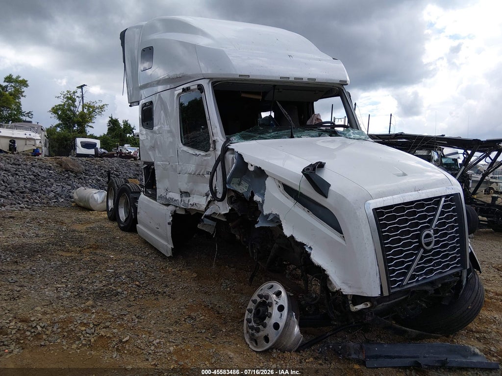 2023 VOLVO VNL