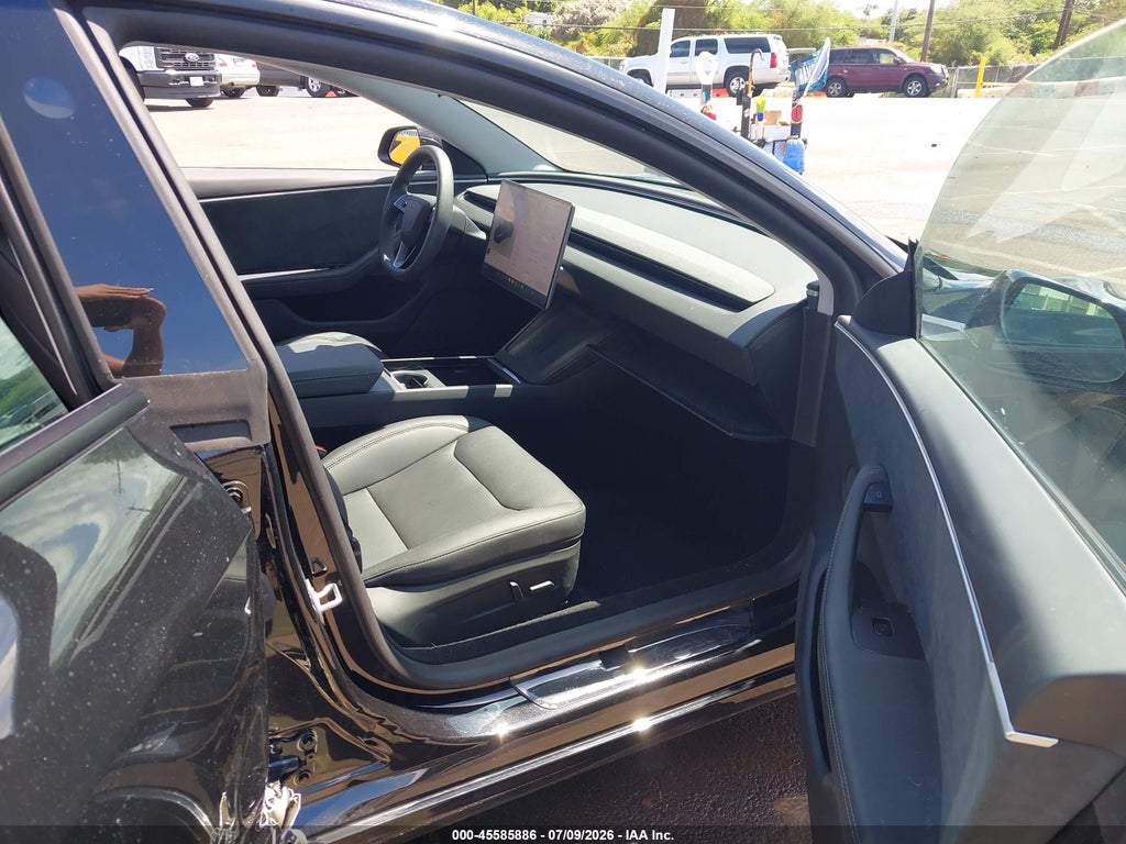2025 Tesla Model 3 Long Range ALL-Wheel Drive photo 5