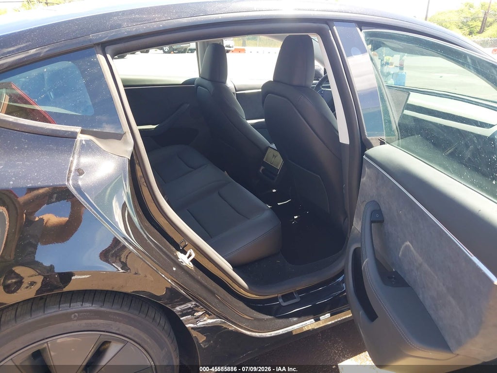 2025 Tesla Model 3 Long Range ALL-Wheel Drive photo 8