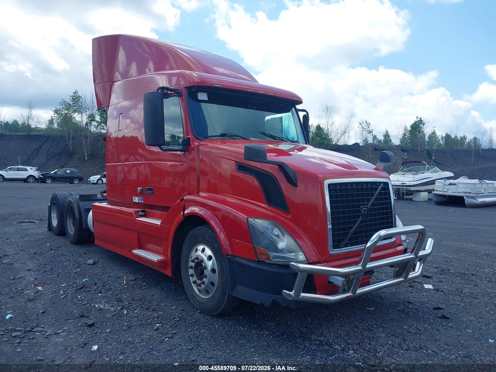 2013 VOLVO VN