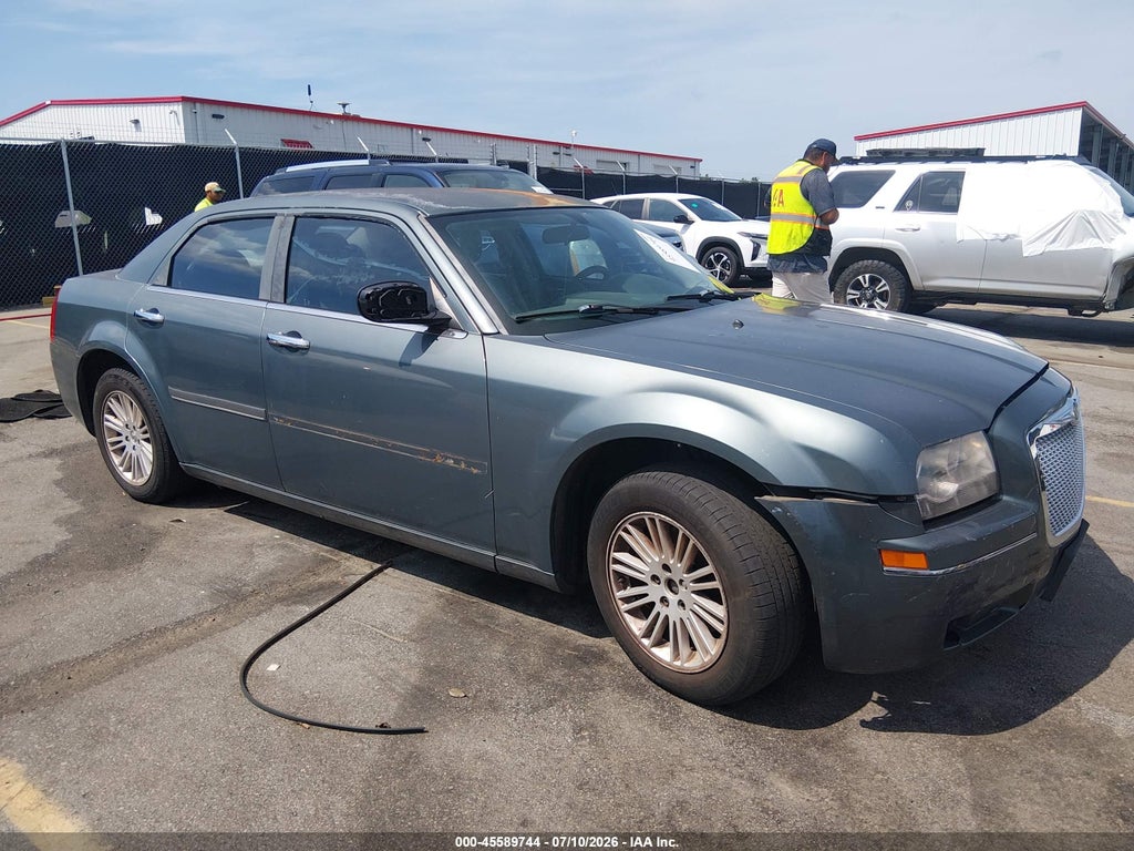 2005 CHRYSLER 300