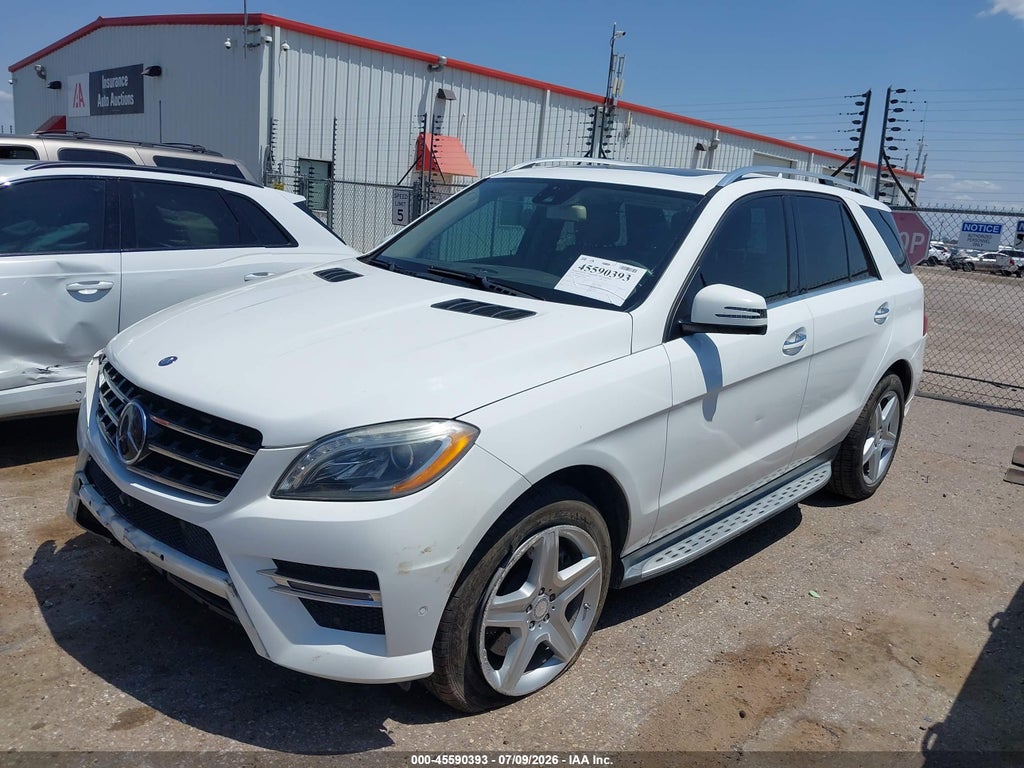 2014 Mercedes-Benz ML 550 4MATIC photo 2
