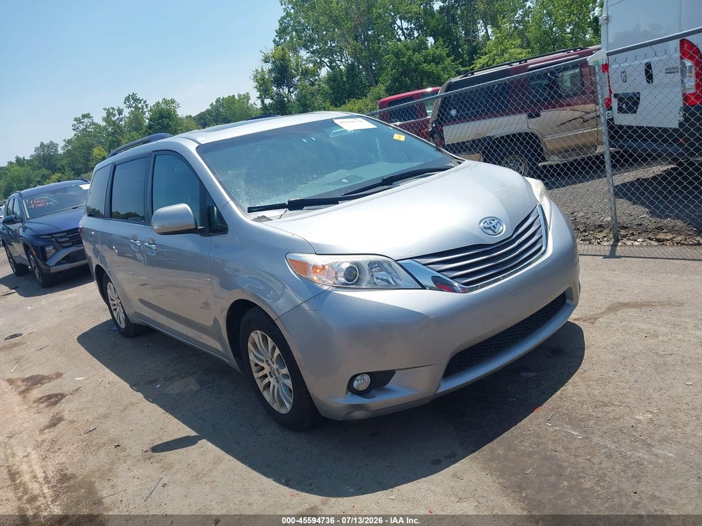 2016 TOYOTA SIENNA