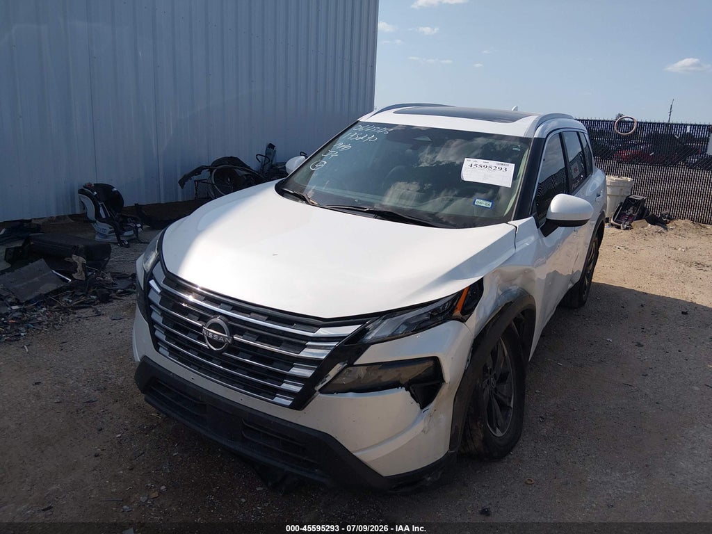2024 Nissan Rogue SV FWD photo 2