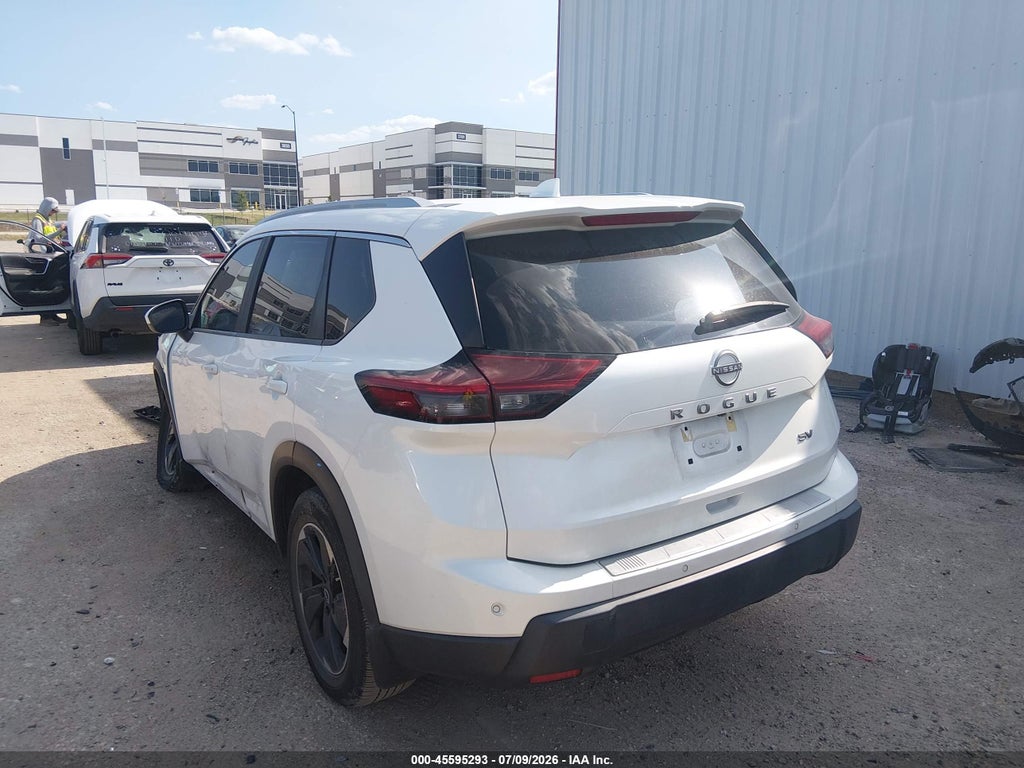 2024 Nissan Rogue SV FWD photo 3
