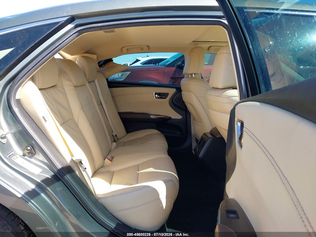 2013 Toyota Avalon Hybrid Limited photo 8