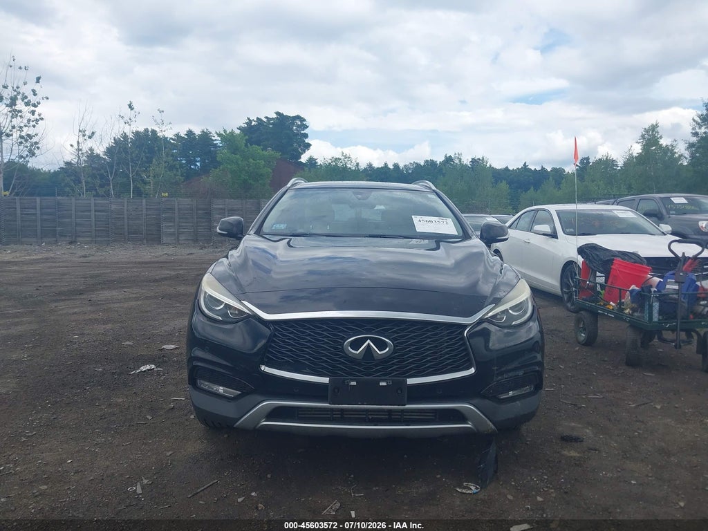 2018 Infiniti QX30 Premium photo 6