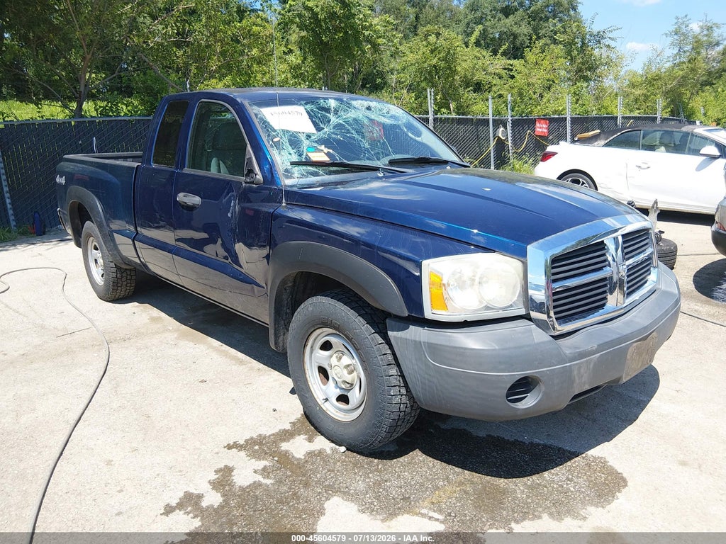 2005 DODGE DAKOTA