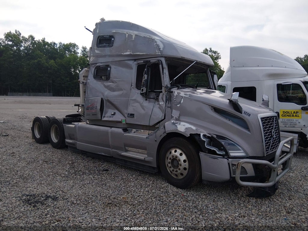 2020 VOLVO VNL