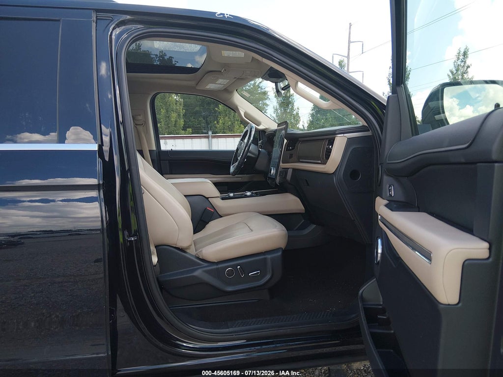 2024 Ford Expedition Limited photo 5