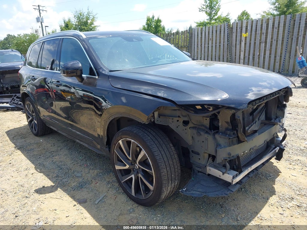 2022 VOLVO XC90