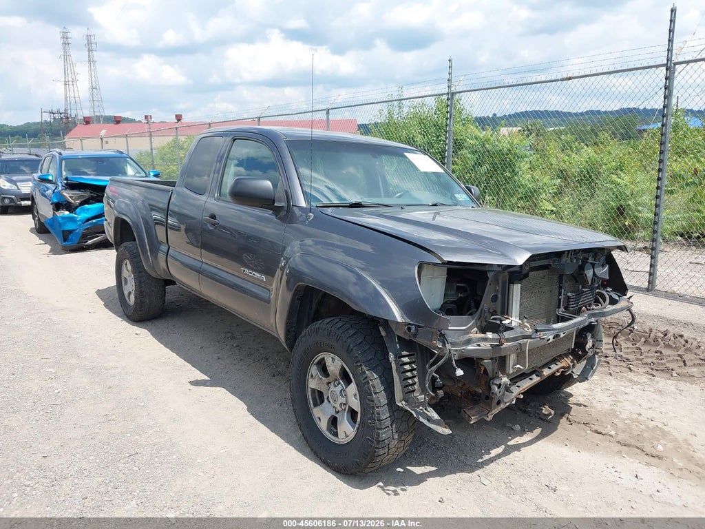 2013 TOYOTA TACOMA