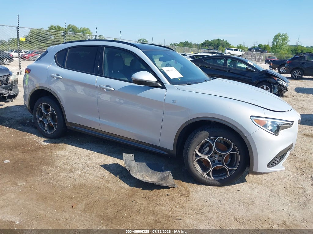 2022 ALFA ROMEO STELVIO
