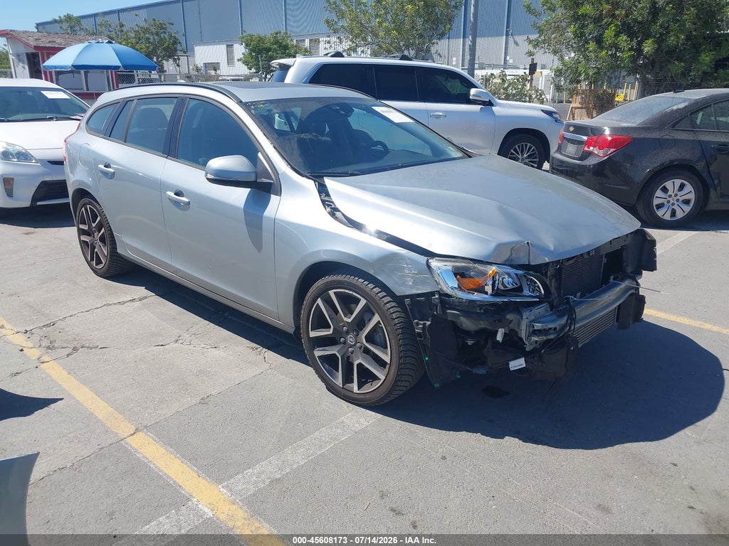 2018 VOLVO V60