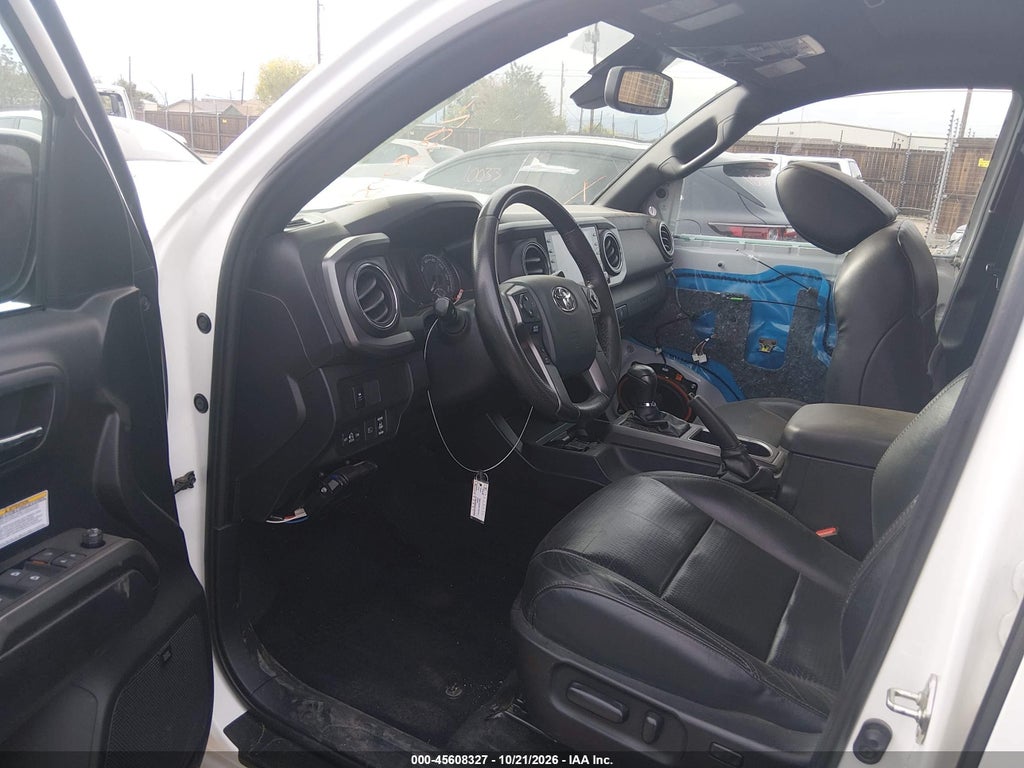 2020 Toyota Tacoma TRD OFF-Road photo 5