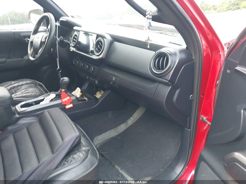 2019 Toyota Tacoma TRD OFF Road photo 5