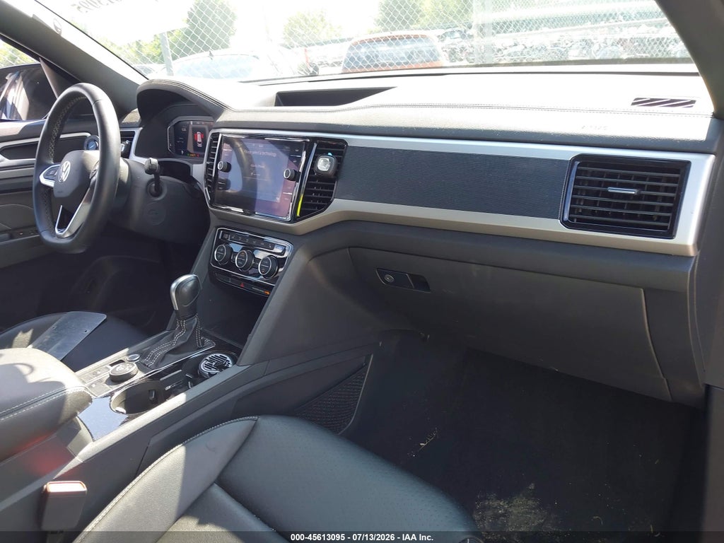 2022 Volkswagen Atlas Cross Sport 3.6L V6 SEL photo 5