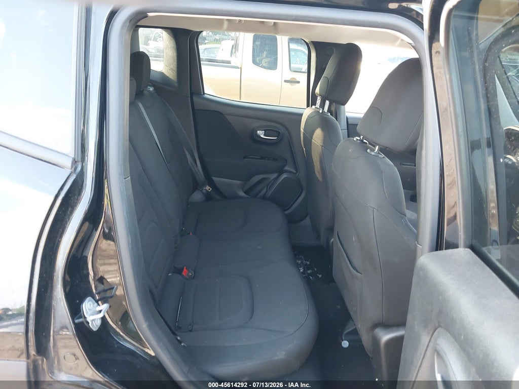 2021 Jeep Renegade Latitude FWD photo 8