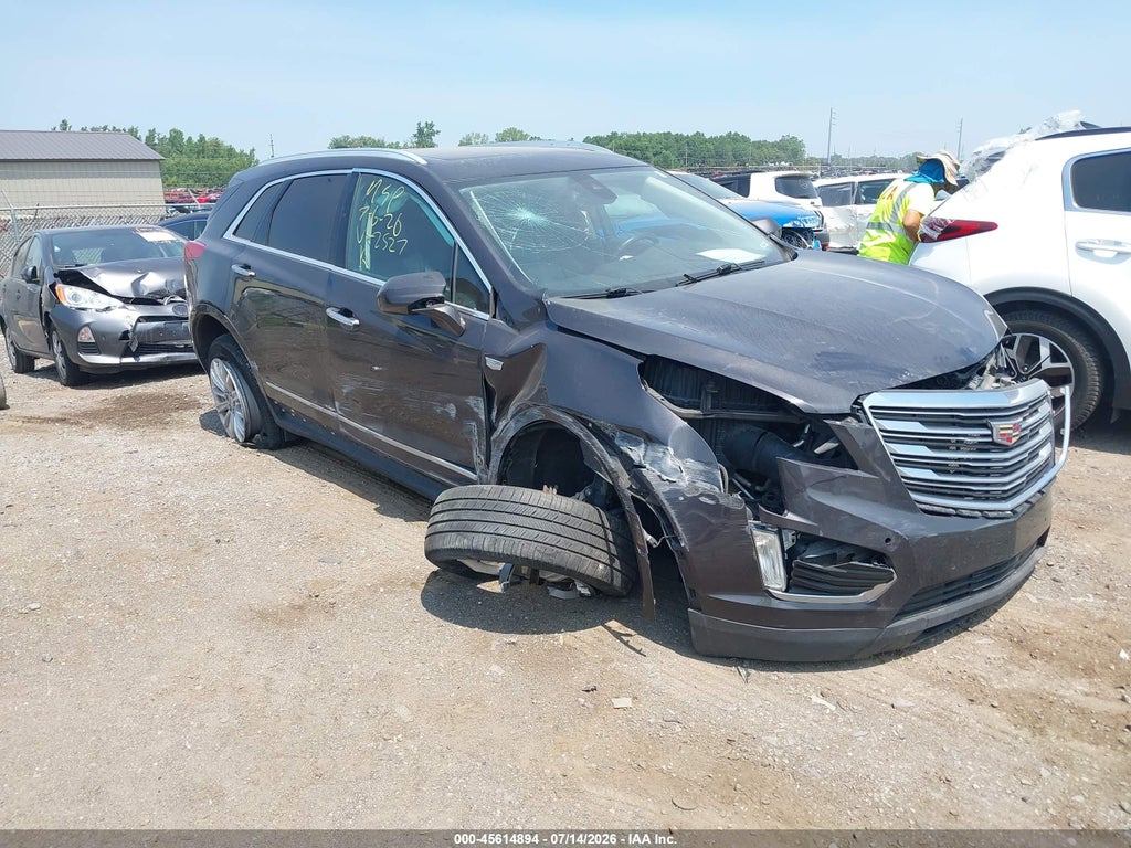 2017 CADILLAC XT5