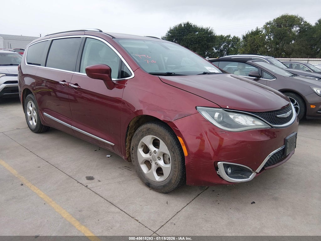 2017 Chrysler Pacifica Touring-L Plus photo 1