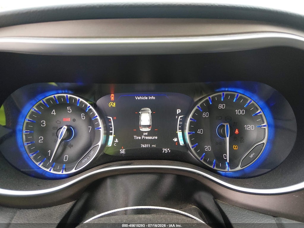2017 Chrysler Pacifica Touring-L Plus photo 7
