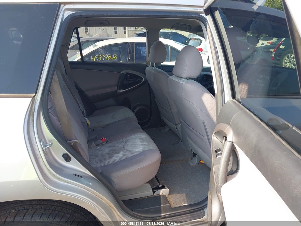 2008 Toyota RAV4 photo 8