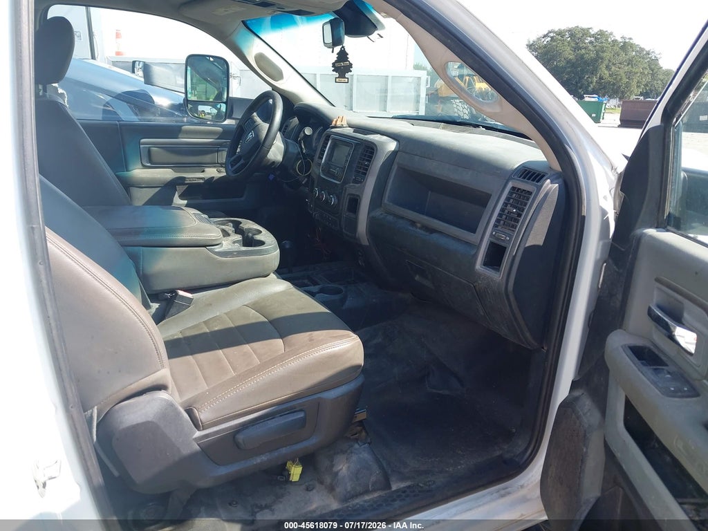 2015 Ram 5500 Chassis Tradesman/SLT photo 7