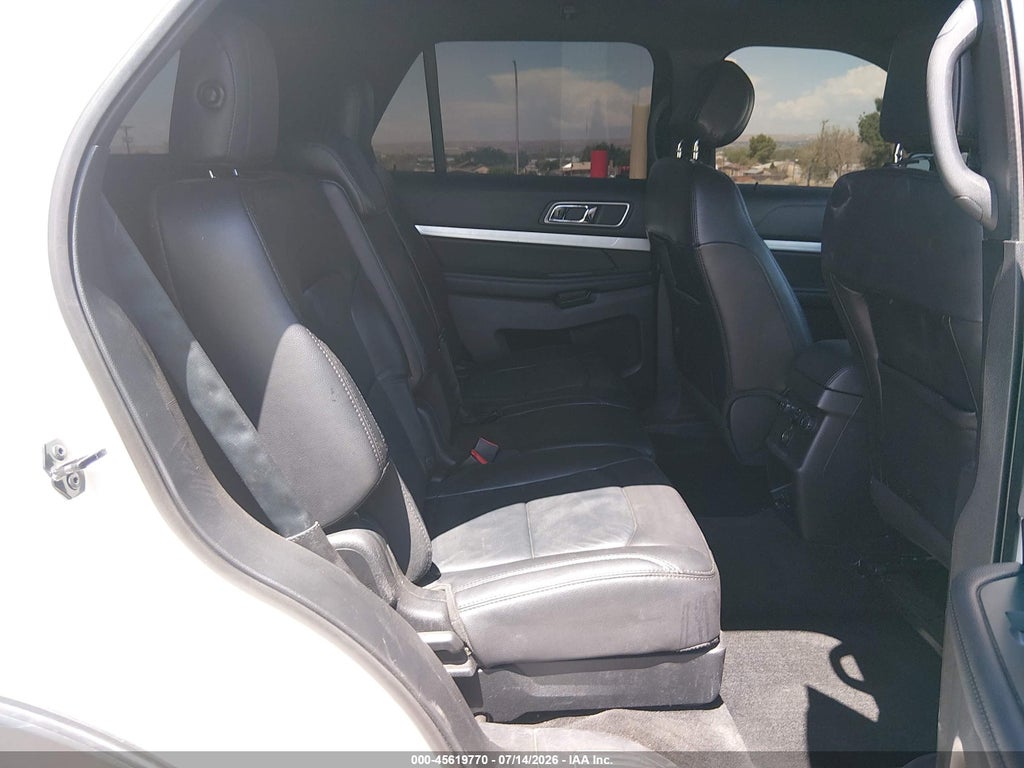2017 Ford Explorer XLT photo 8