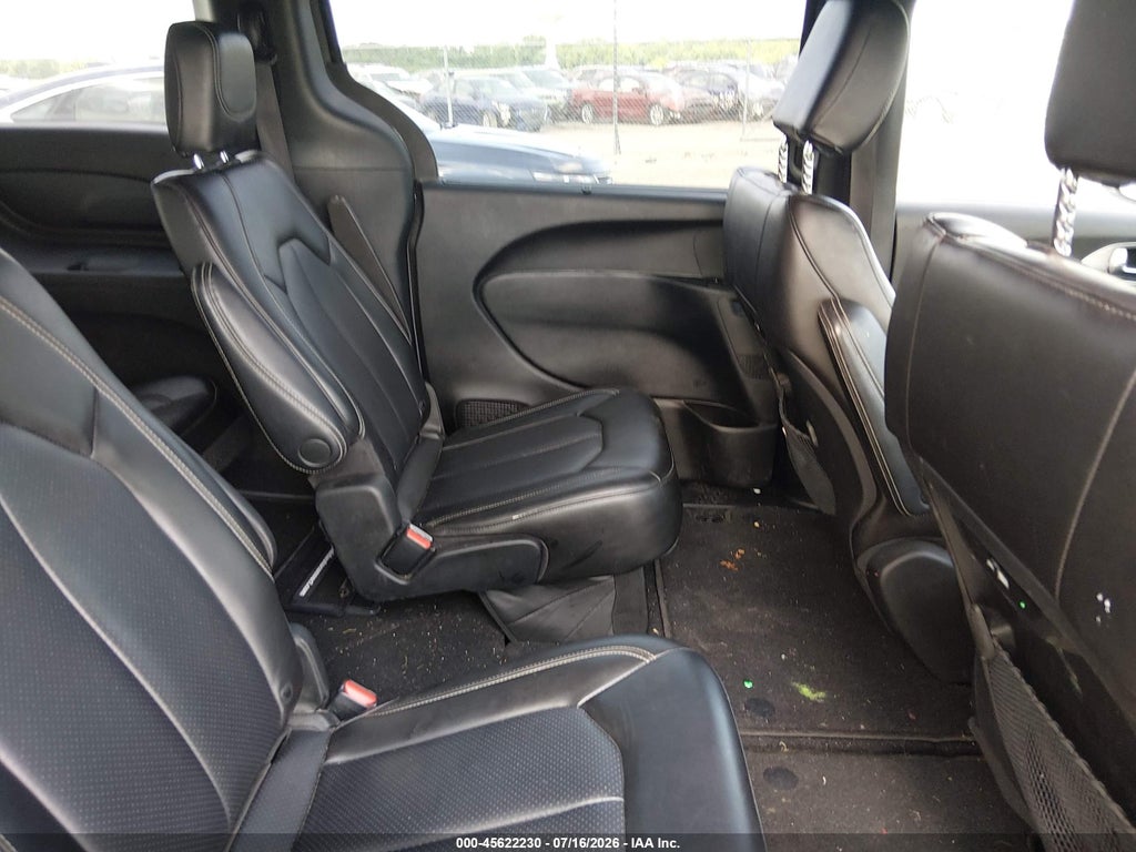 2023 Chrysler Pacifica Touring L photo 8