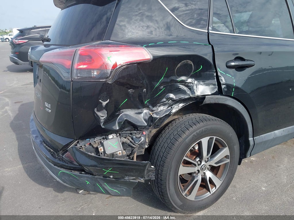 2018 Toyota RAV4 XLE photo 6