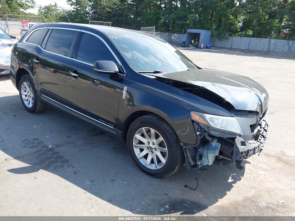 2014 LINCOLN MKT