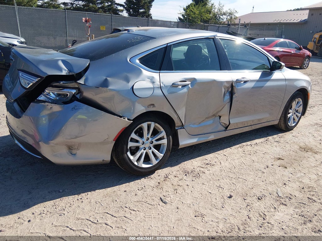 2016 Chrysler 200 Limited photo 4