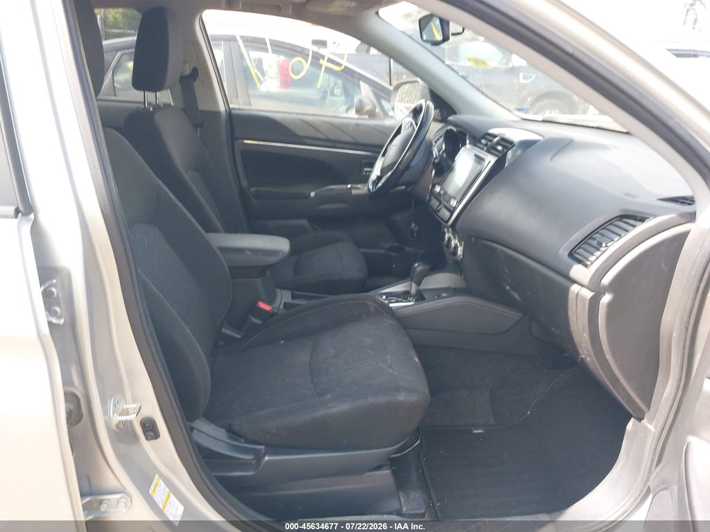 2020 Mitsubishi Outlander Sport 2.0 SE AWC photo 5