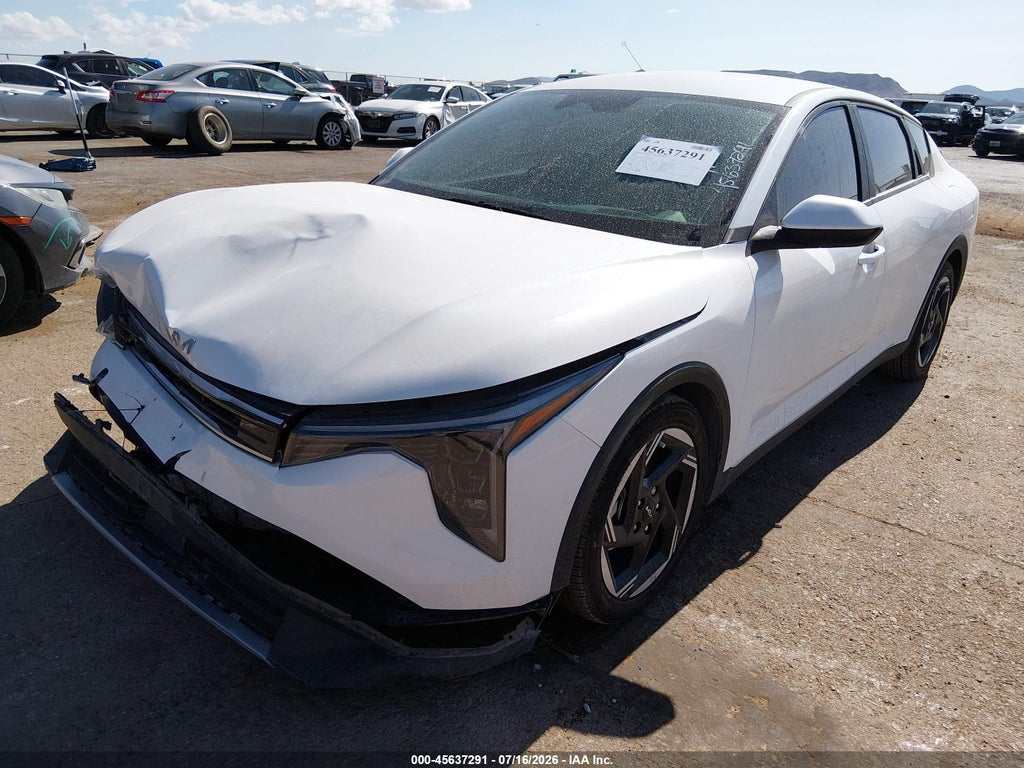2025 Kia K4 EX photo 2