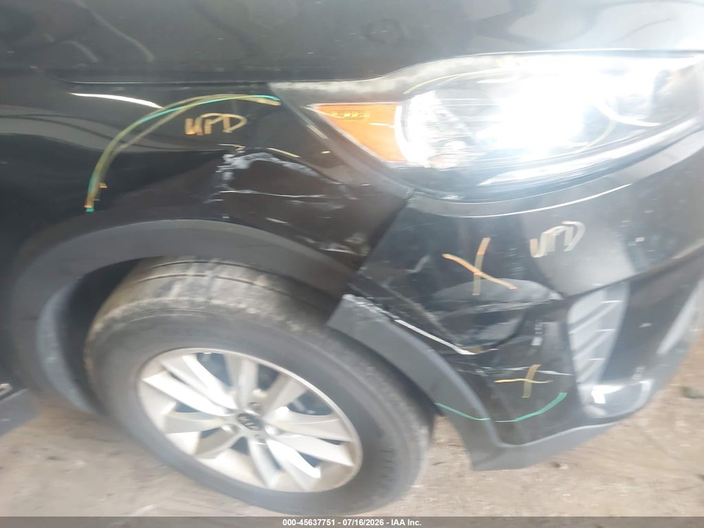 2019 Kia Sorento 3.3L LX photo 6