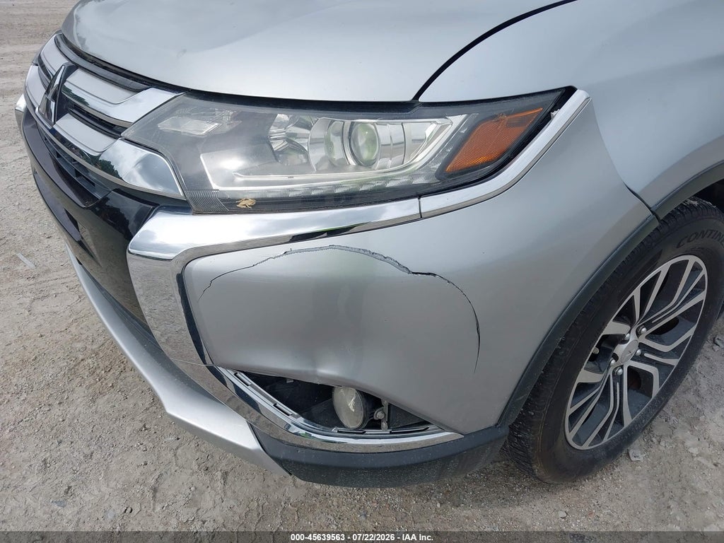 2016 Mitsubishi Outlander SE photo 6