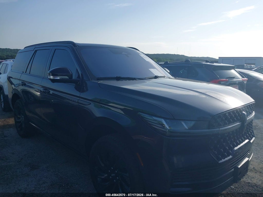 2025 LINCOLN NAVIGATOR