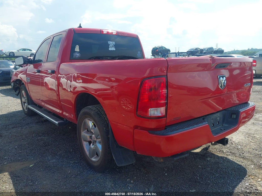 2019 Ram 1500 Classic Express 4X4 6'4 Box photo 3