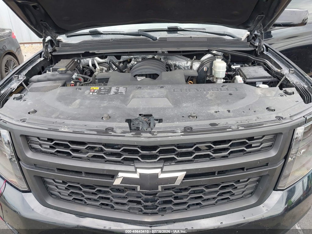 2016 Chevrolet Suburban LT photo 10