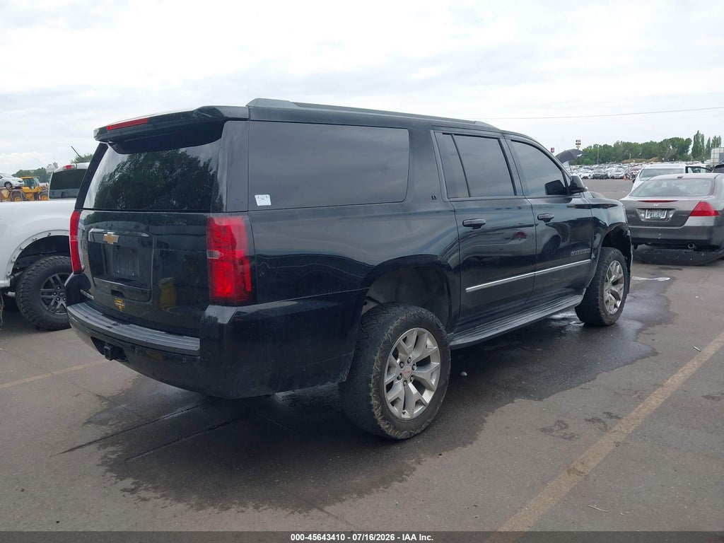 2016 Chevrolet Suburban LT photo 4