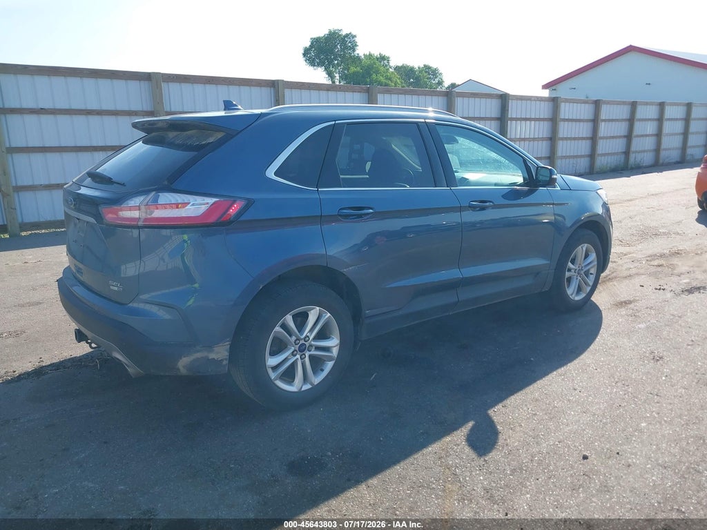 2019 Ford Edge SEL photo 4