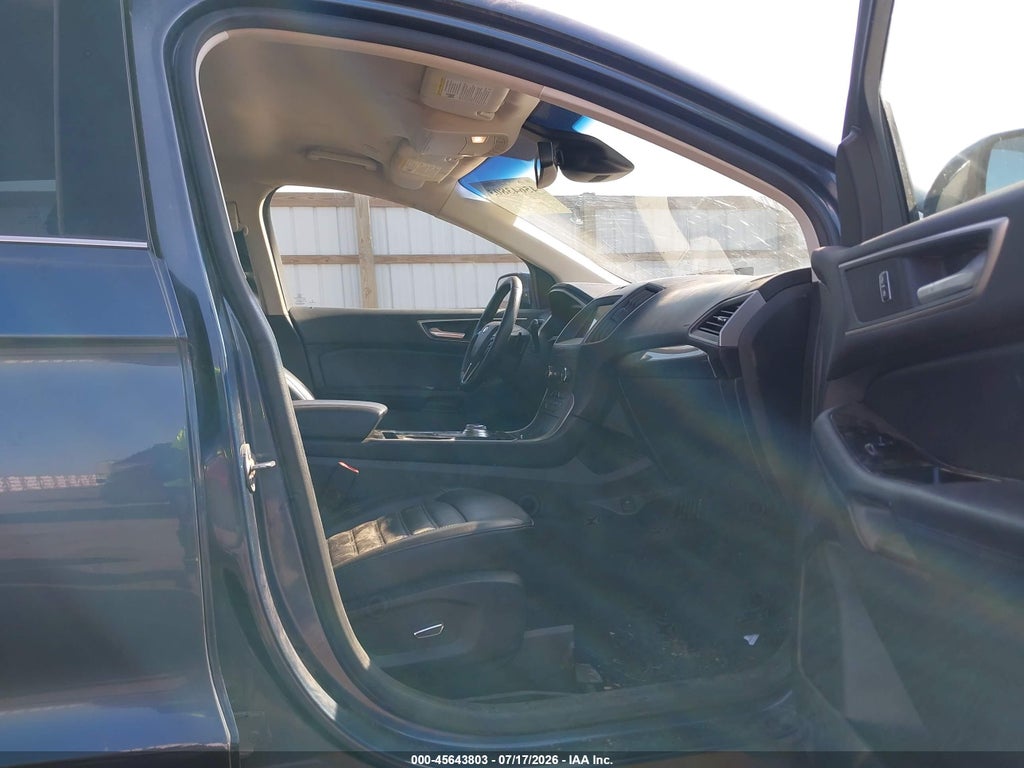2019 Ford Edge SEL photo 5