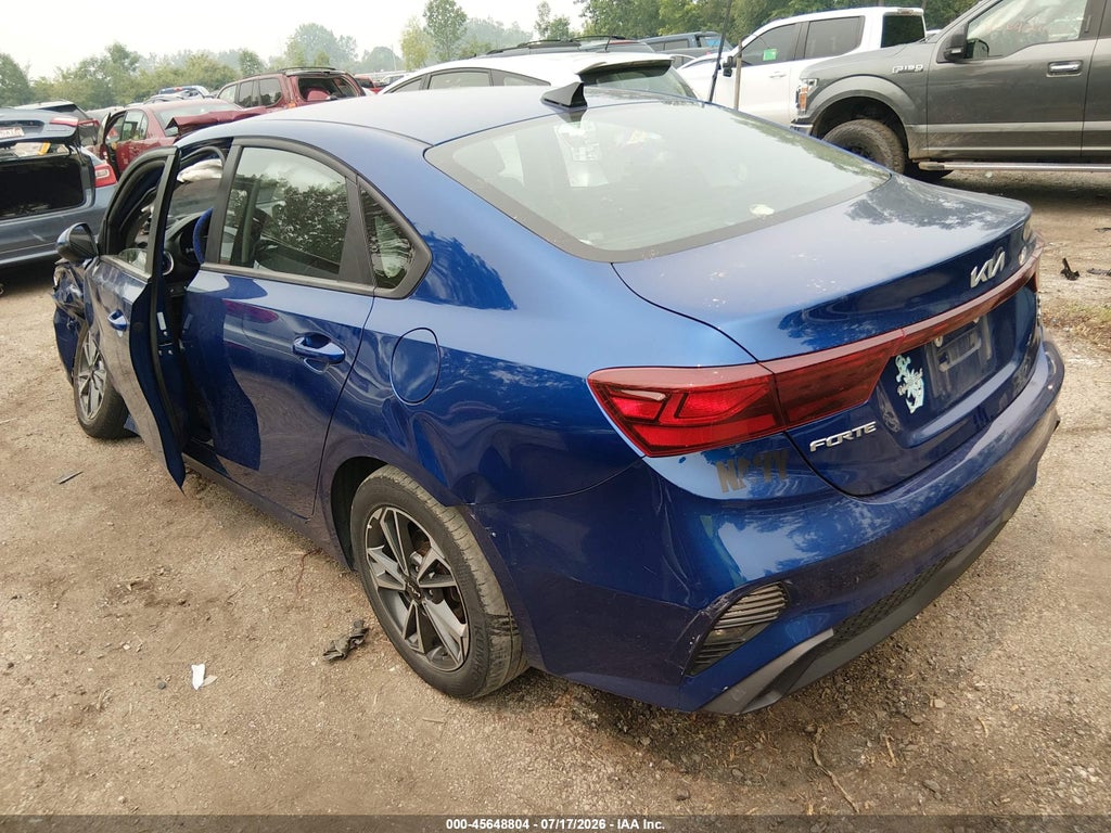 2024 Kia Forte LXS photo 3