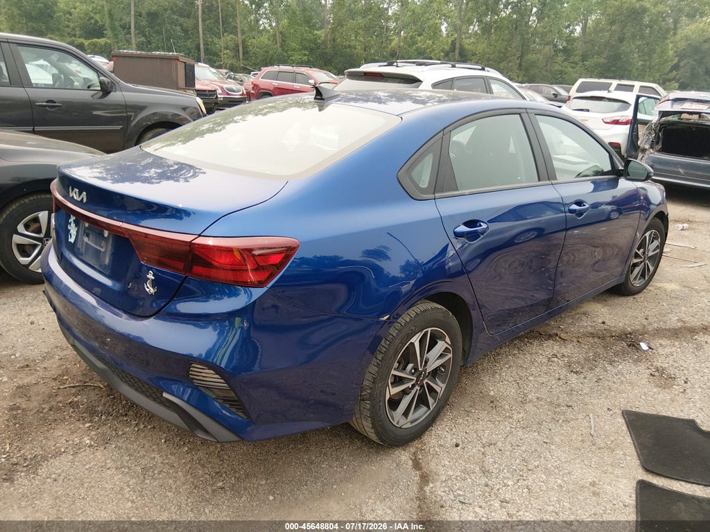 2024 Kia Forte LXS photo 4